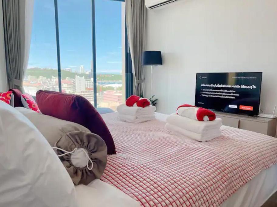 Edge Central Pattaya Seaview Residence With Infinity Pool Bagian luar foto