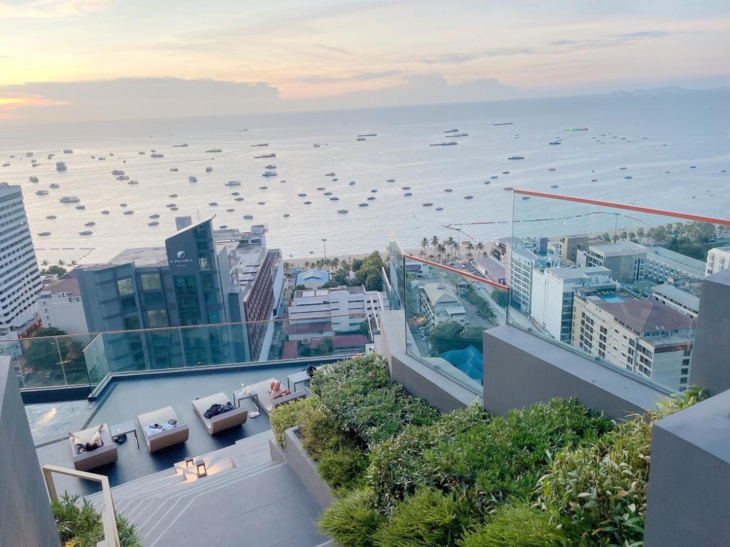 Edge Central Pattaya Seaview Residence With Infinity Pool Bagian luar foto